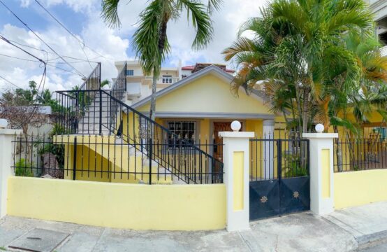 CASA EN VENTA EN LA PLAYA EN BOCA CHICA