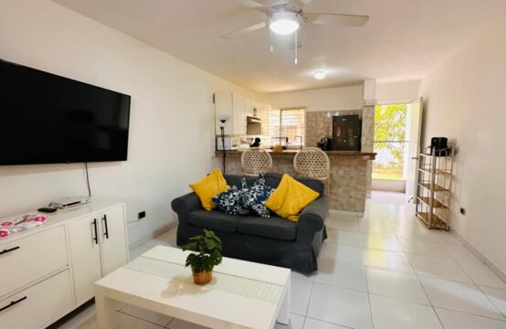 APARTAMENTO EN PRIMER NIVEL, CONDOMINIO CERRADO CON PISCINA