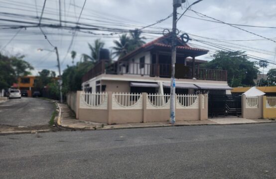 CASA INDEPENDIENTE EN BOCA CHICA